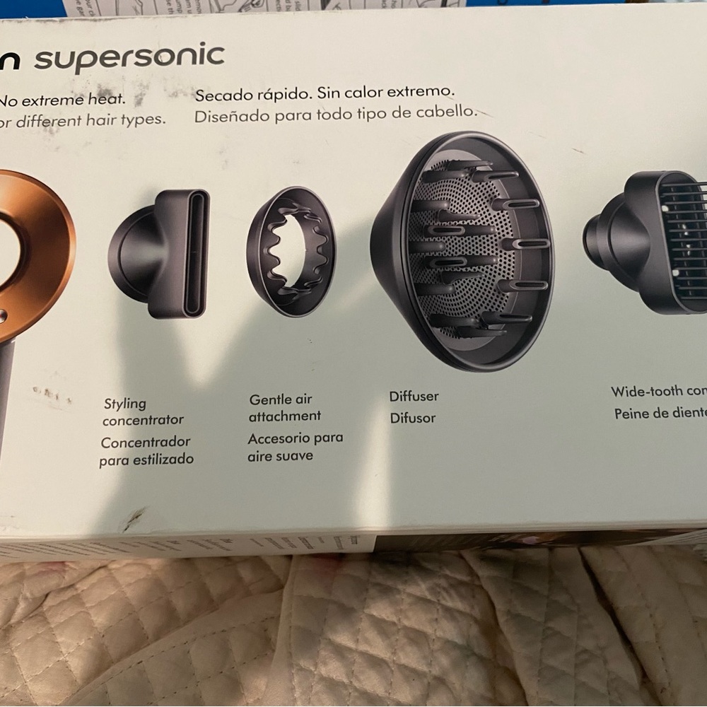Dyson Supersonic Hairdryer with attachments **BRAND NEW**